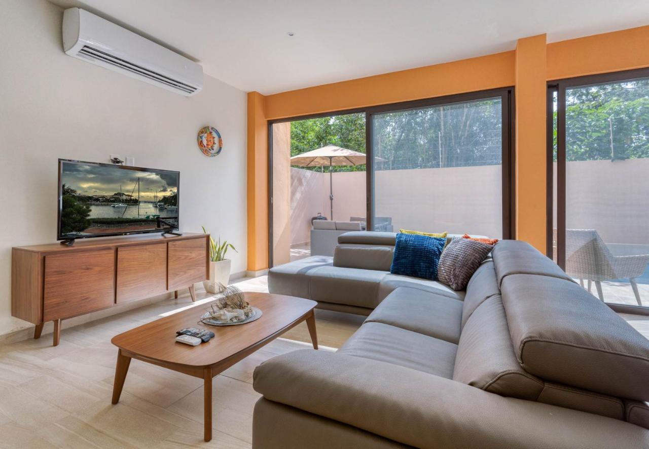Brand New 3br 3ba House With Private Pool By Simply Comfort *